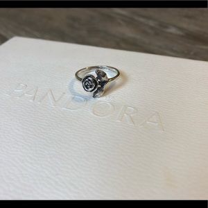 ✨James Avery rose ring✨